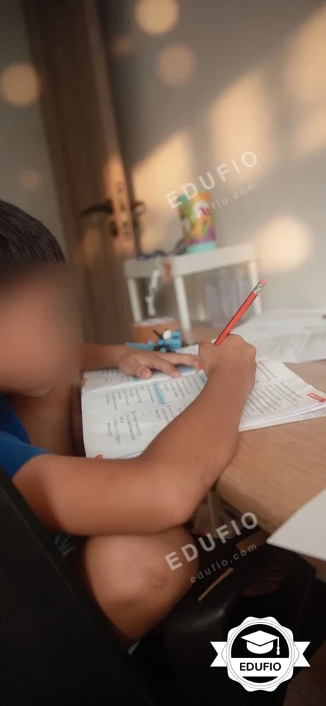 Galeri kelas les bahasa indonesia Jogja: siswa bersama tutor Edufio