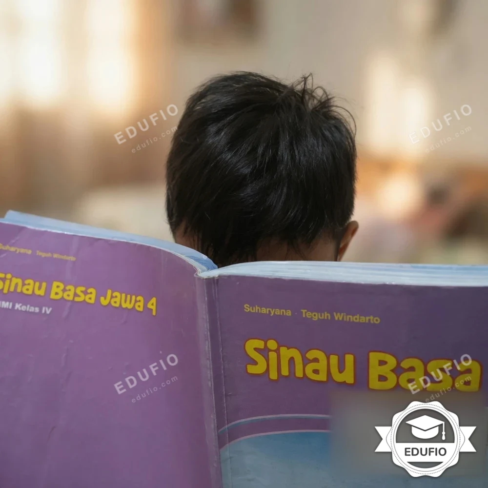 Galeri kelas les bahasa jawa Jogja: siswa bersama tutor Edufio