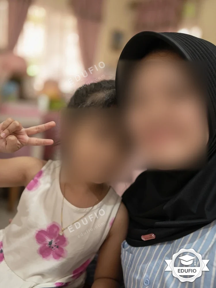 Tutor Edufio mendampingi siswa di kelas les calistung Jogja