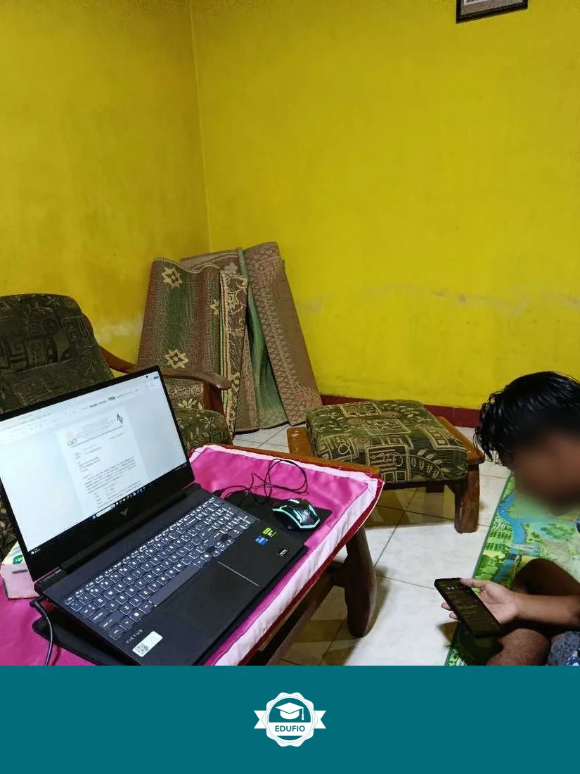 Momen sesi les komputer Jogja sedang berlangsung