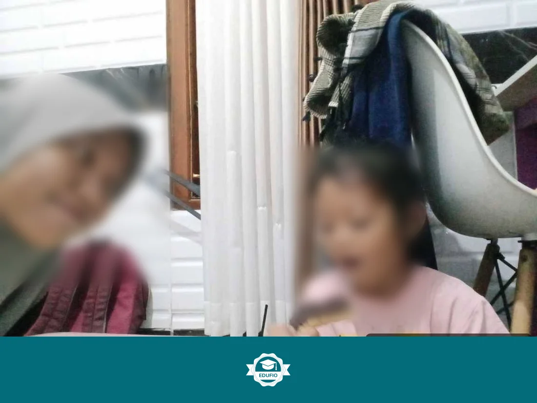 Momen sesi les membaca Jogja sedang berlangsung