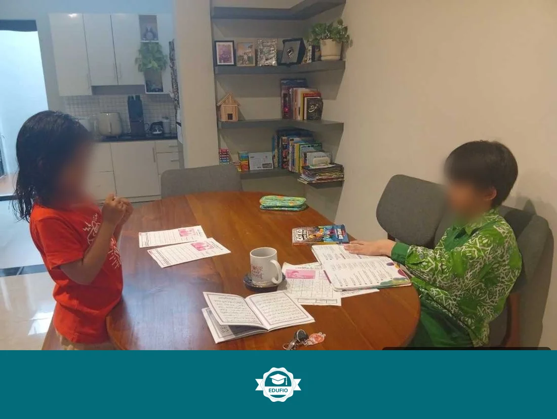 Momen sesi les mengaji Bantul sedang berlangsung