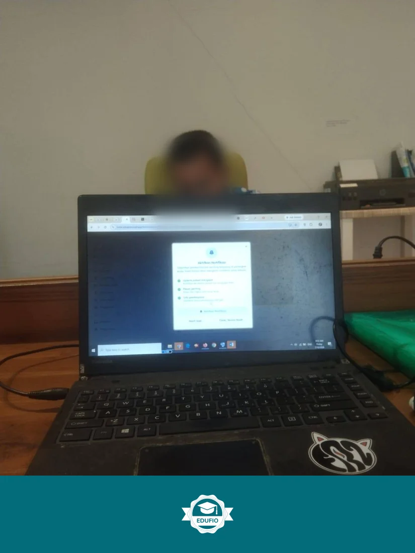 Galeri kelas bimbel masuk PTN Jogja: siswa bersama tutor Edufio