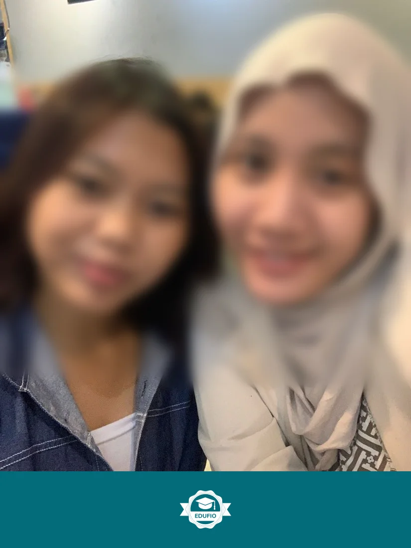 Tutor Edufio mendampingi siswa di kelas bimbel masuk PTN Jogja