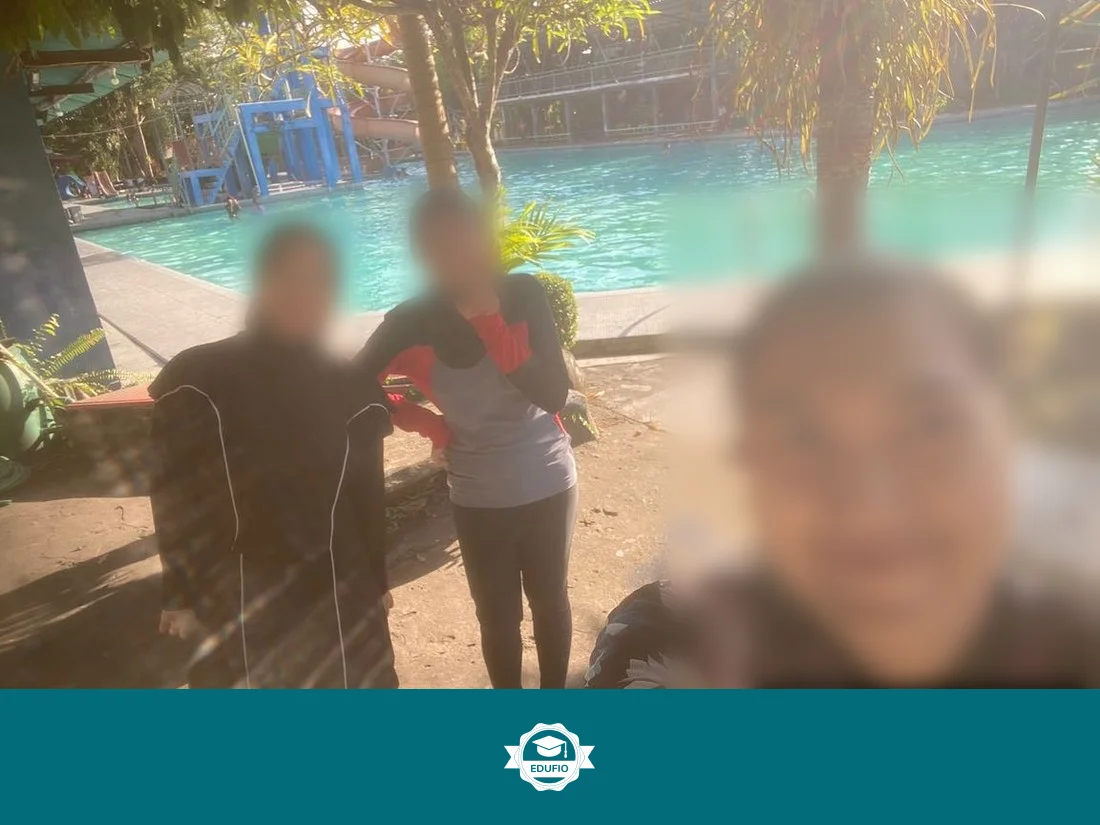 Siswa mengikuti les renang Bantul bersama tutor Edufio