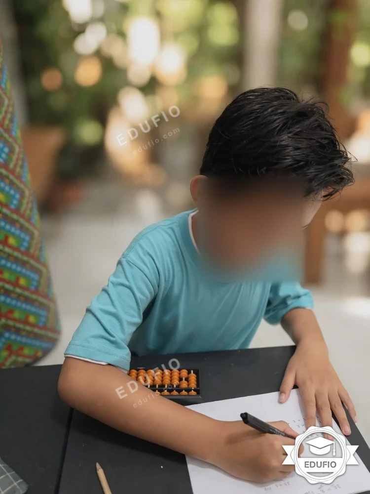 Siswa mengikuti les sempoa Jogja bersama tutor Edufio