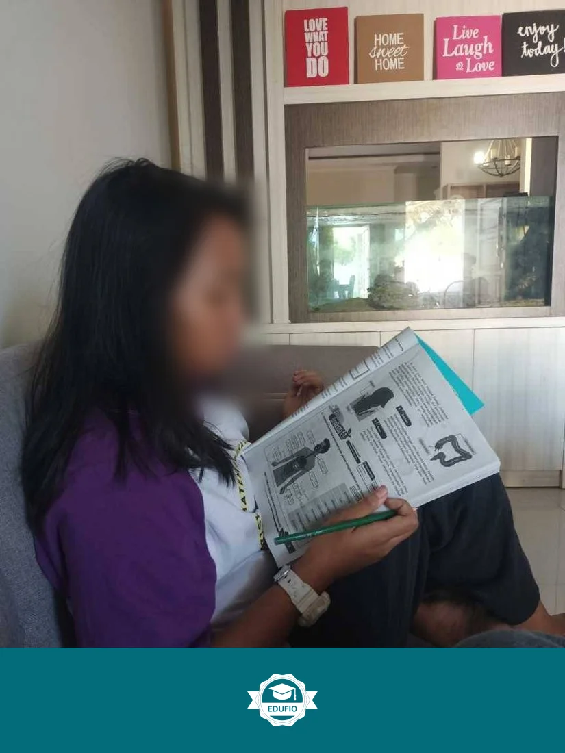 Momen sesi les SMP Jogja sedang berlangsung