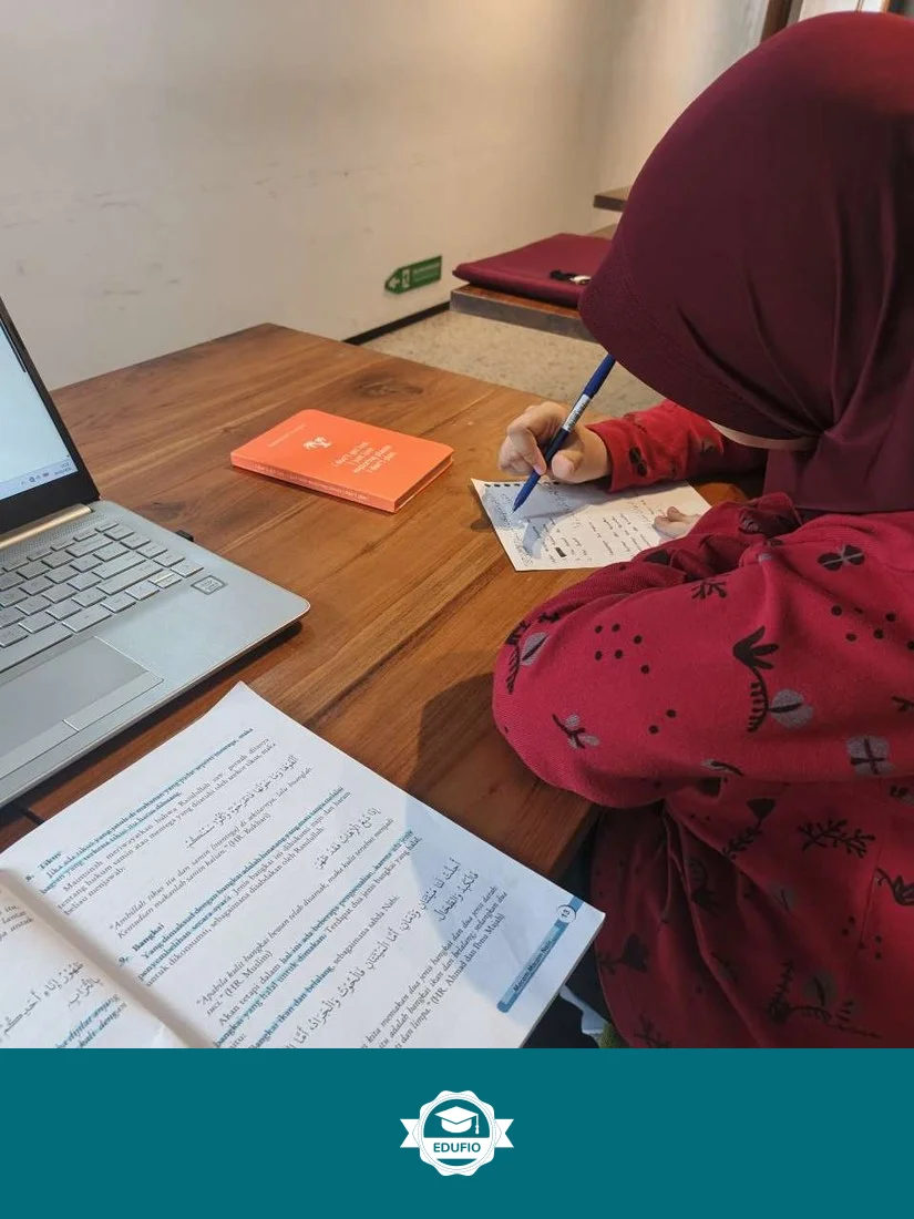 Momen sesi les SMP Bantul sedang berlangsung