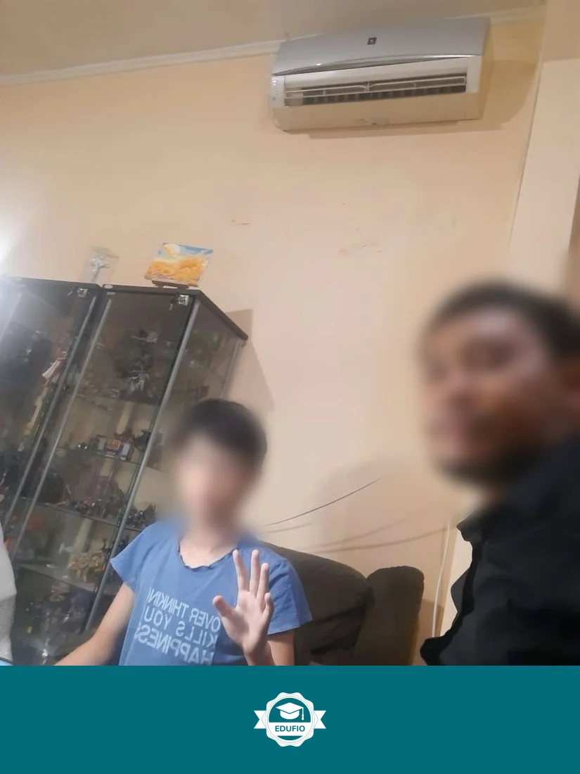Tutor Edufio mendampingi siswa di kelas les tes TKA jenjang SMP Jogja