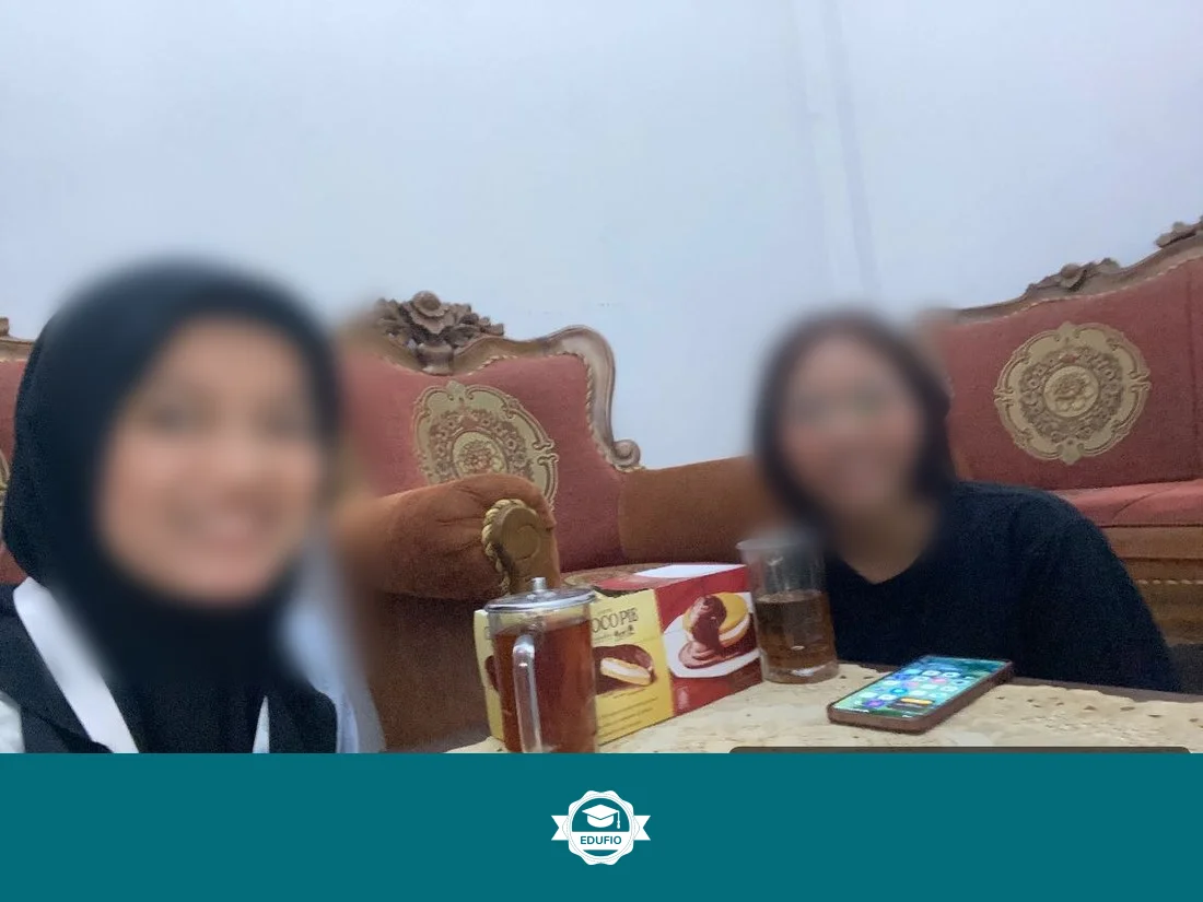 Momen sesi les TOEFL Jogja sedang berlangsung