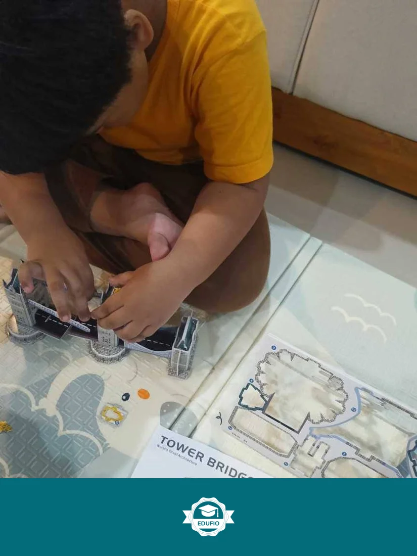 Momen sesi les menulis anak Jogja sedang berlangsung