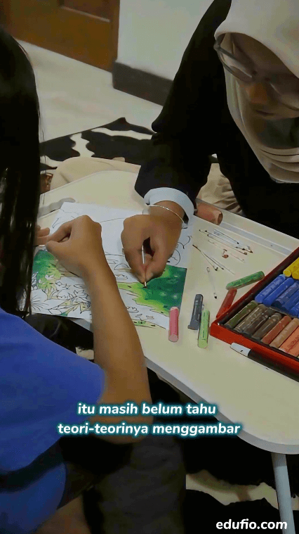Video testimoni Alya, siswa menggambar Edufio