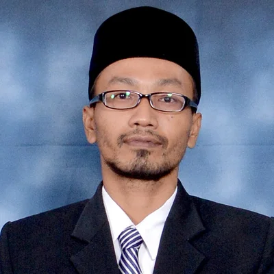 Tutor Edufio Hasyim F., Syariah Al ahgaff university Republic of Yemen, mengajar di Nanggulan