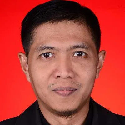 Tutor Edufio Nur N., Ilmu Komunikasi Universitas Hasanuddin, mengajar di Playen