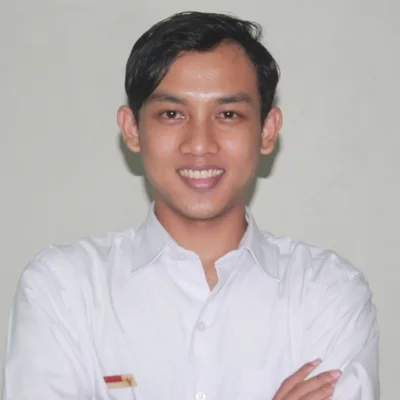 Tutor Edufio Rifai Y., Ilmu Hukum UIN Walisongo Semarang, mengajar di Depok