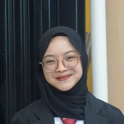 Tutor Edufio Salma N., Hukum Tata Negara UIN Sunan Kalijaga, mengajar di Depok